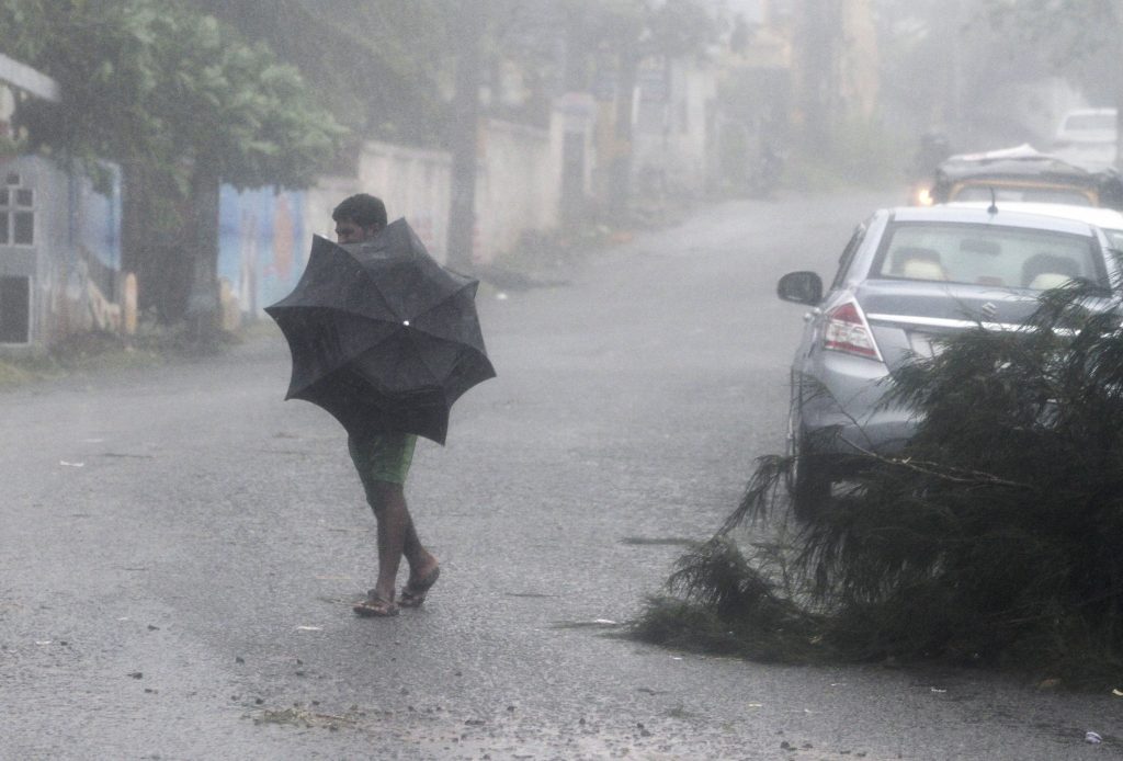 စမုန်တိုင်းငယ် (Depression) ၏ အရှိန်ကြောင့် မန္တလေးမြို့၌ ယခုရက်ပိုင်းအတွင်း နေရာကွက်၍ မိုးသည်းနိုင်