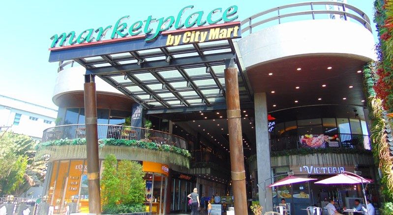 စခရစ္စမတ်နဲ့ New Year အတွက် အပြိုင်အဆိုင် Sale ချပေးနေတဲ့ နာမည်ကြီး စင်တာ (၄) ခု