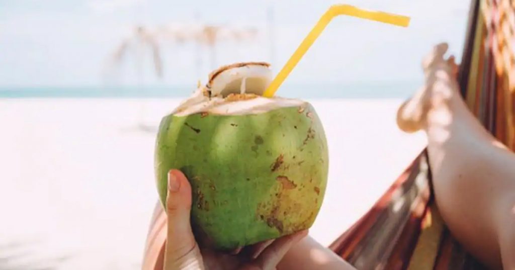 စWeight ချဖို့အတွက် သာမက အလှအပရေးရာ ပြဿနာတွေကိုပါ ဖြေရှင်းပေးနိုင်တဲ့ အုန်းရေ