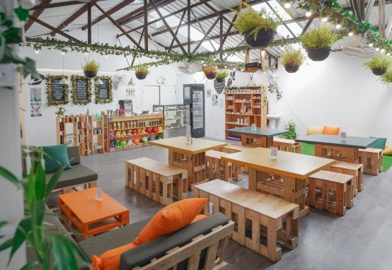 စမန္တလေးမြို့က Decoration ဆန်းတဲ့ ကော်ဖီဆိုင်လှလှလေးများ